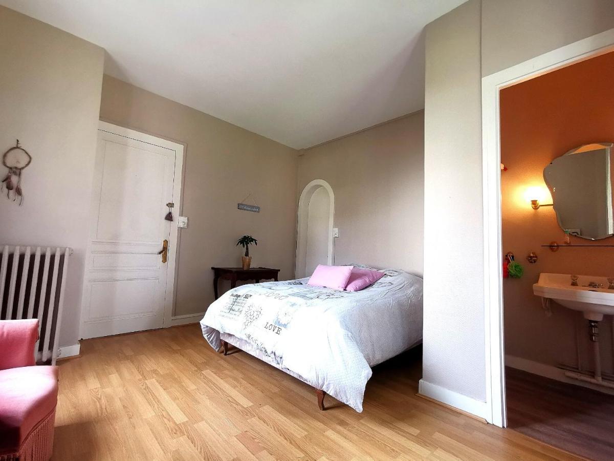 Chambres D'Hotes La Maison Blanche Saint-Junien Zewnętrze zdjęcie