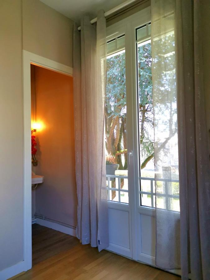 Chambres D'Hotes La Maison Blanche Saint-Junien Zewnętrze zdjęcie